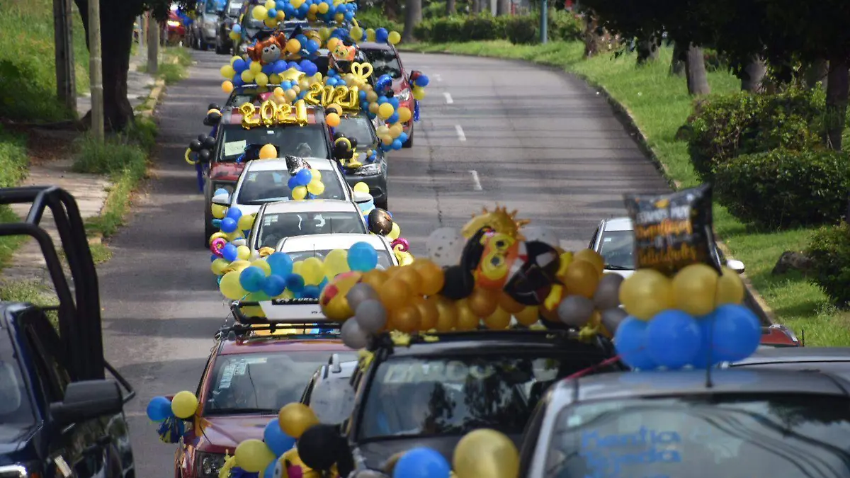 graduaciones-colegios-particulares-caravana (7)